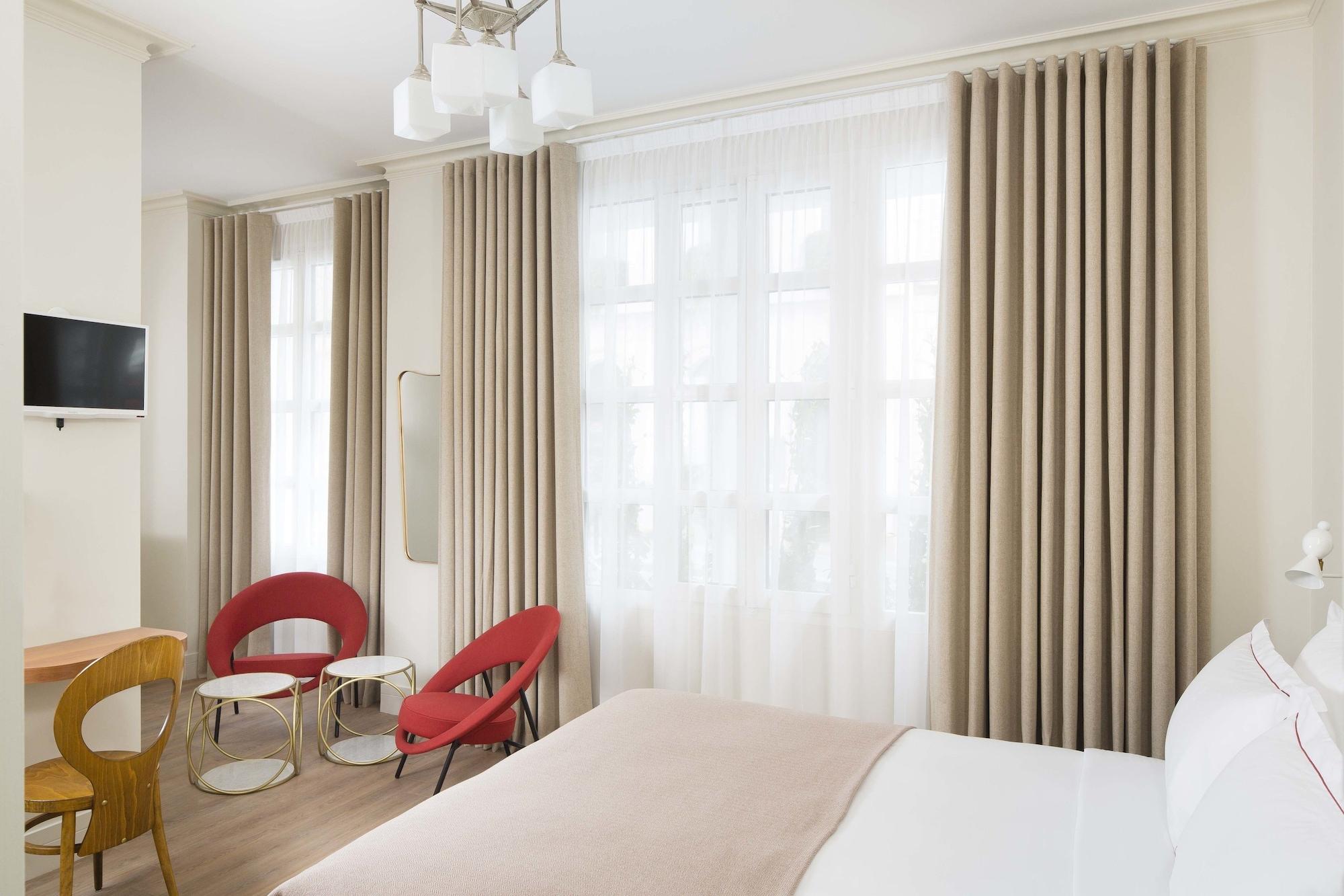 Hotel Celeste Batignolles Montmartre Paris Exterior photo